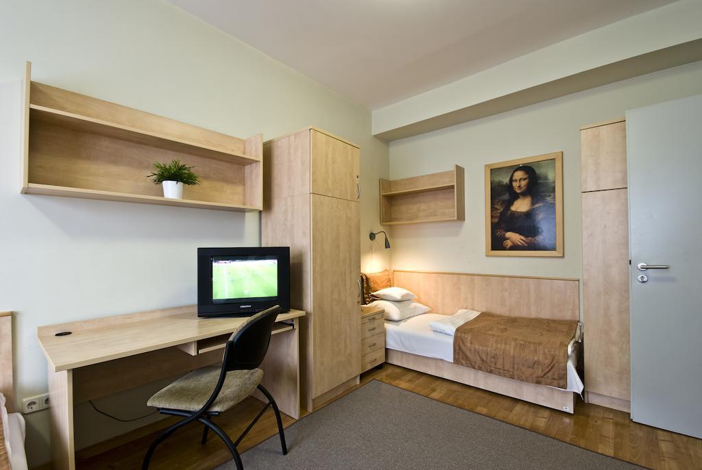 Hotel Kerpely Dunaújváros Quarto foto