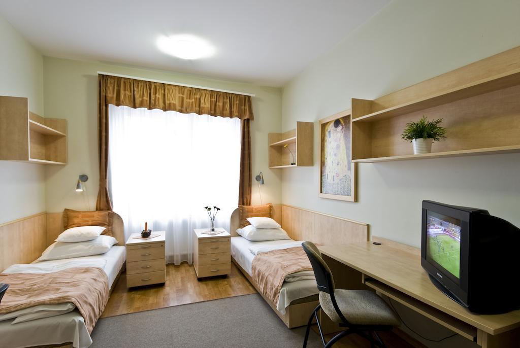 Hotel Kerpely Dunaújváros Quarto foto