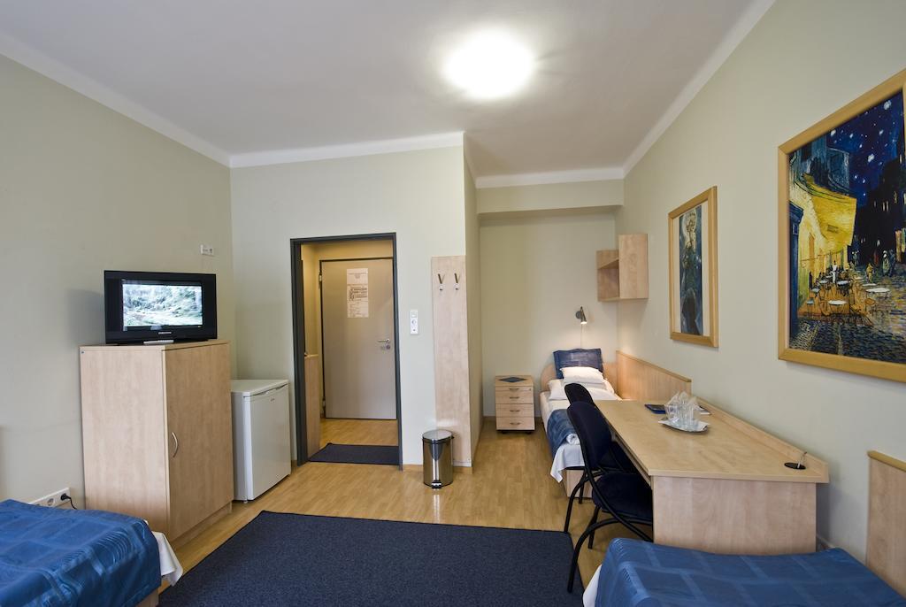Hotel Kerpely Dunaújváros Quarto foto
