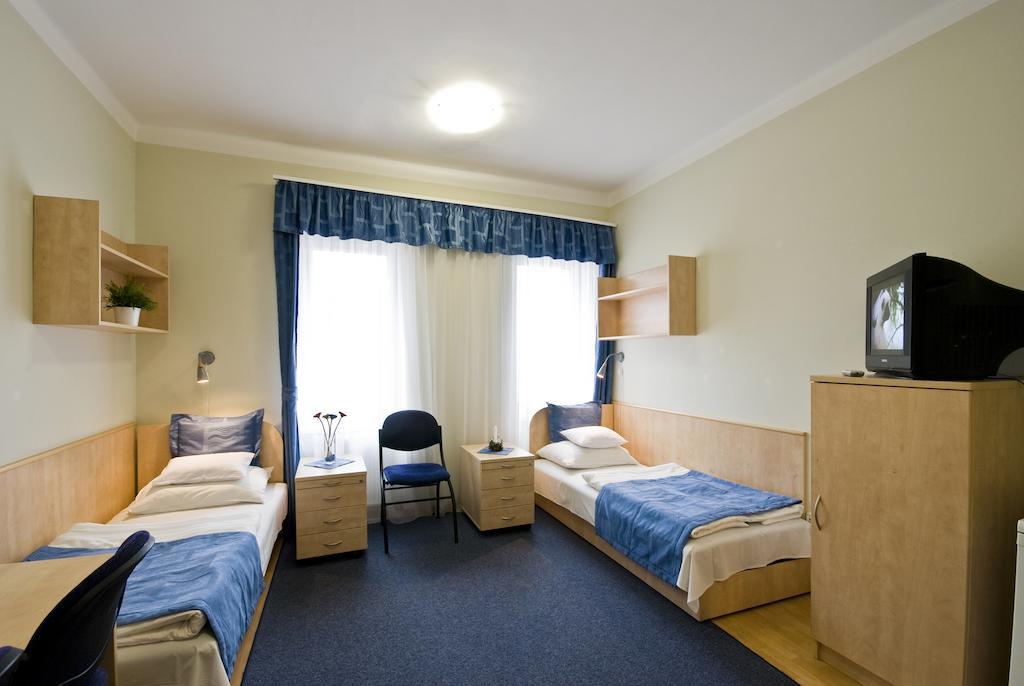 Hotel Kerpely Dunaújváros Quarto foto