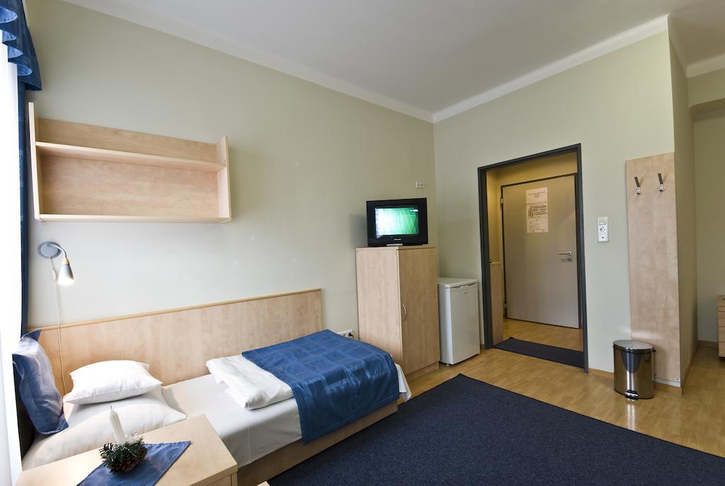 Hotel Kerpely Dunaújváros Quarto foto